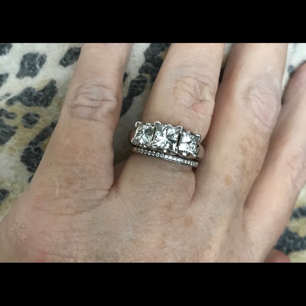 14k White Gold 3 Stone Moissanite Ring Size 7